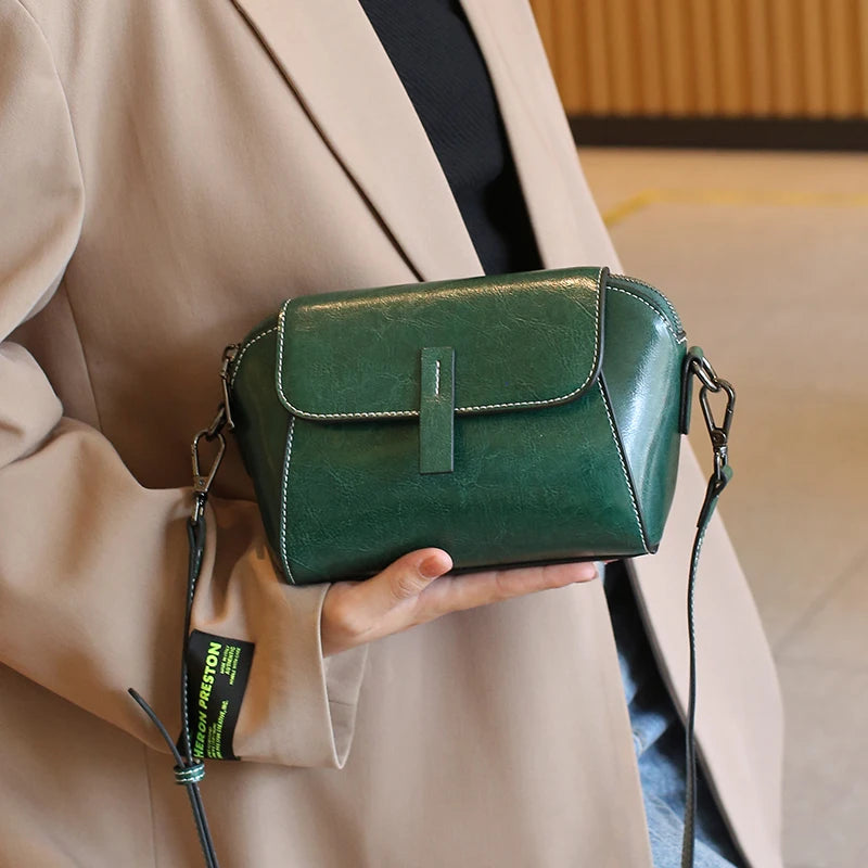 Classic Brown Crossbody Bag – Minimalist Everyday Style