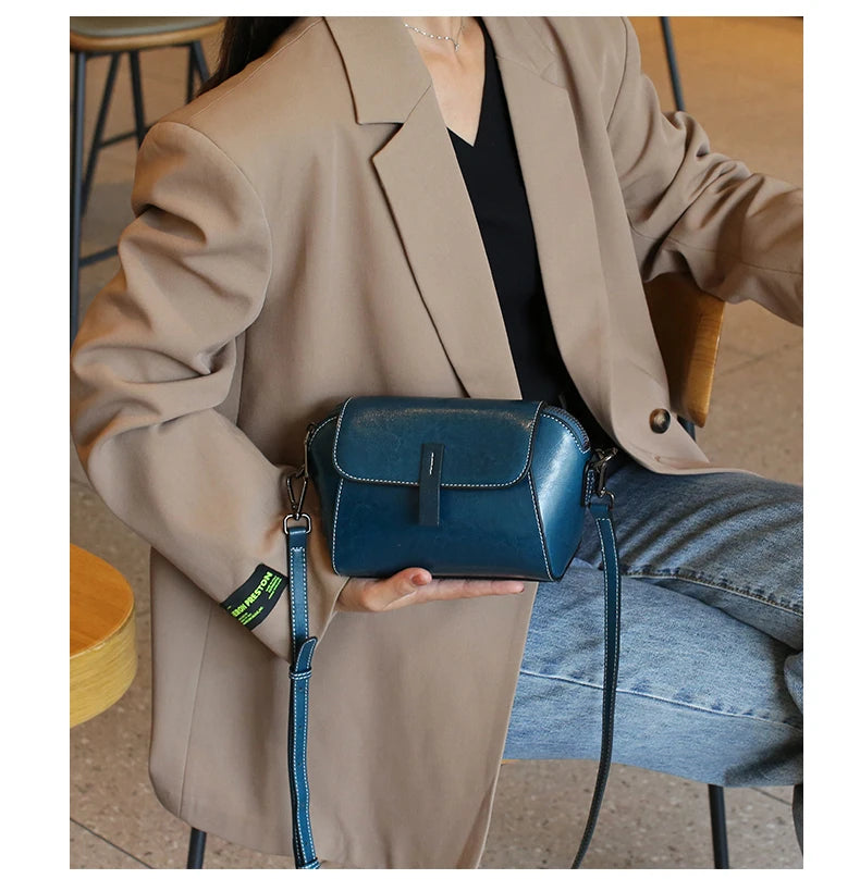 Classic Brown Crossbody Bag – Minimalist Everyday Style