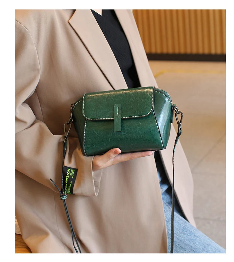Classic Brown Crossbody Bag – Minimalist Everyday Style