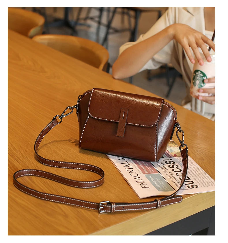 Classic Brown Crossbody Bag – Minimalist Everyday Style