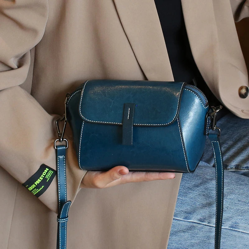 Classic Brown Crossbody Bag – Minimalist Everyday Style