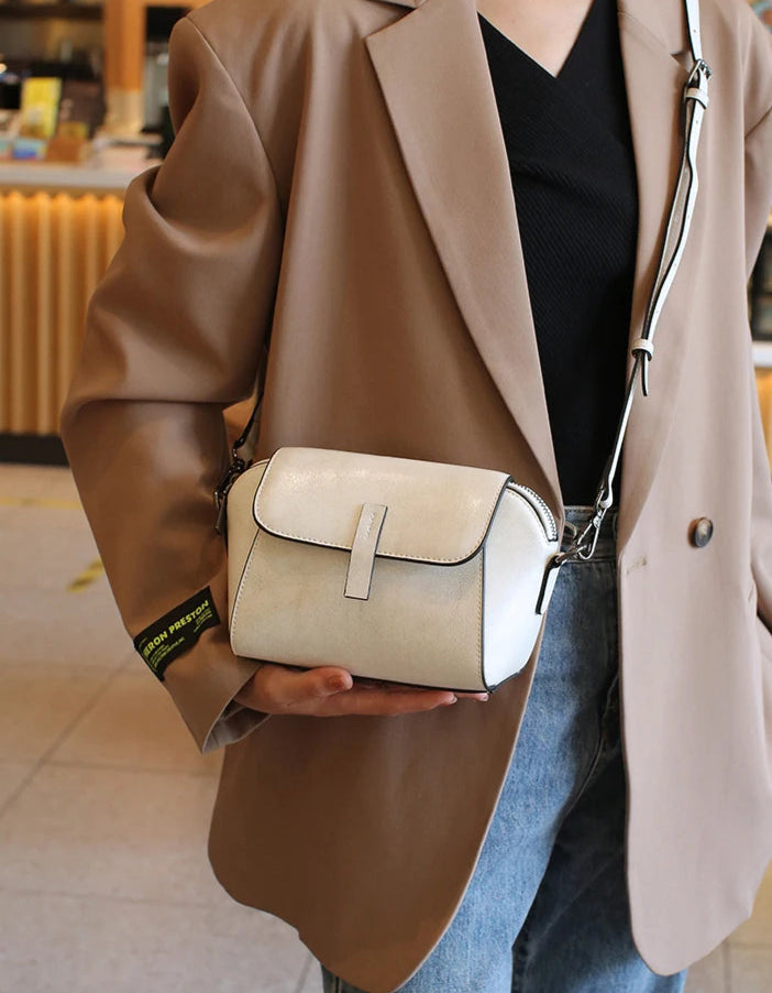 Classic Brown Crossbody Bag – Minimalist Everyday Style