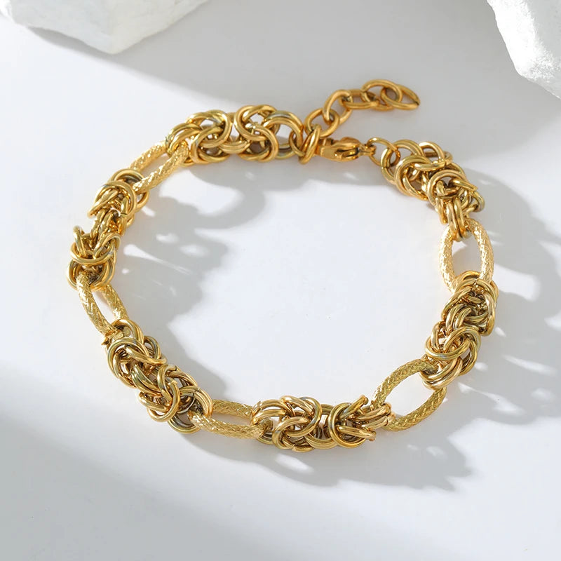 Zentra Gold Twist Bangle – Timeless & Waterproof