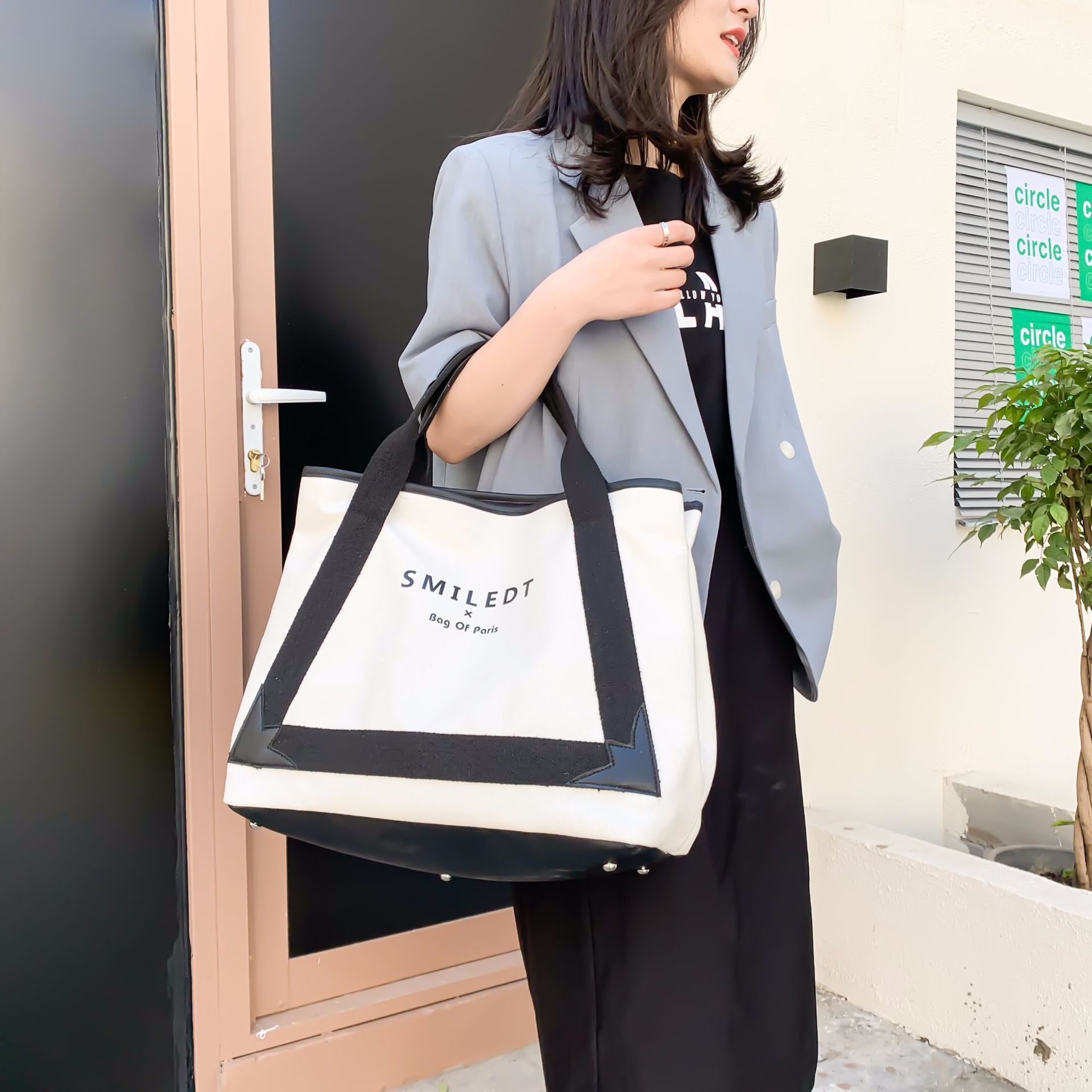 Elegant Large Capacity Shoulder Bag – European & American Style for Women